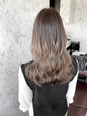 ロングのヘアスタイル画像